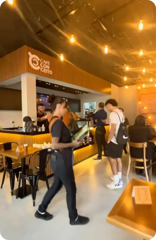Clientes no Café Conceito